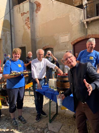 Fassanstich zur "Fiera Franca"